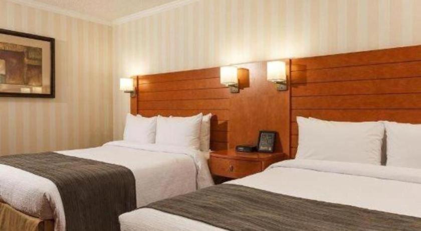 The Glenmore & Convention Centre 3* Calgary